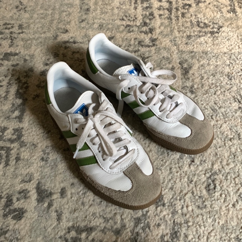 Very lightly used Adidas Samba! A little too small on me (6 mens 8 women’s)